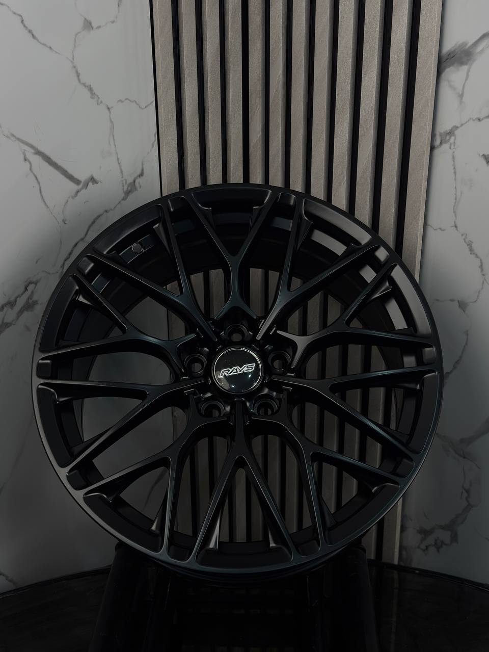Top Grade FBX039-8 8x18/5x114.3 D73.1 ET35 4 диска черный матовый