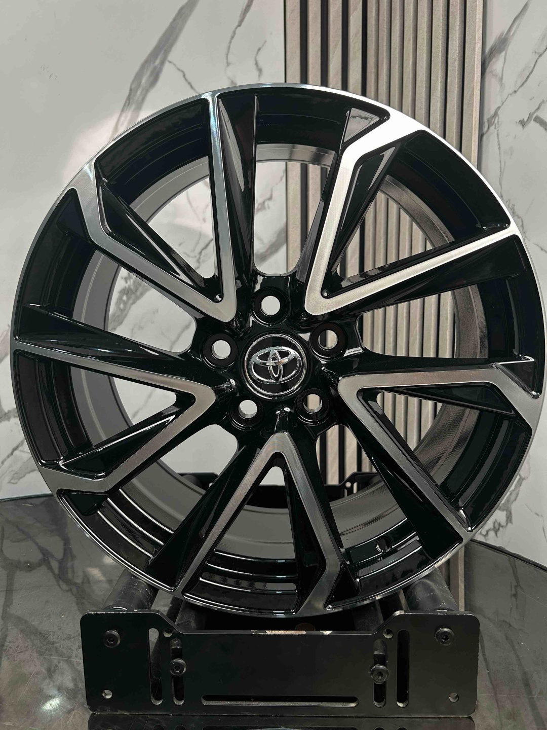 Top Grade EXPFBX408 8x18/5x114.3 D60.1 ET50 4 диска черный, серебристый