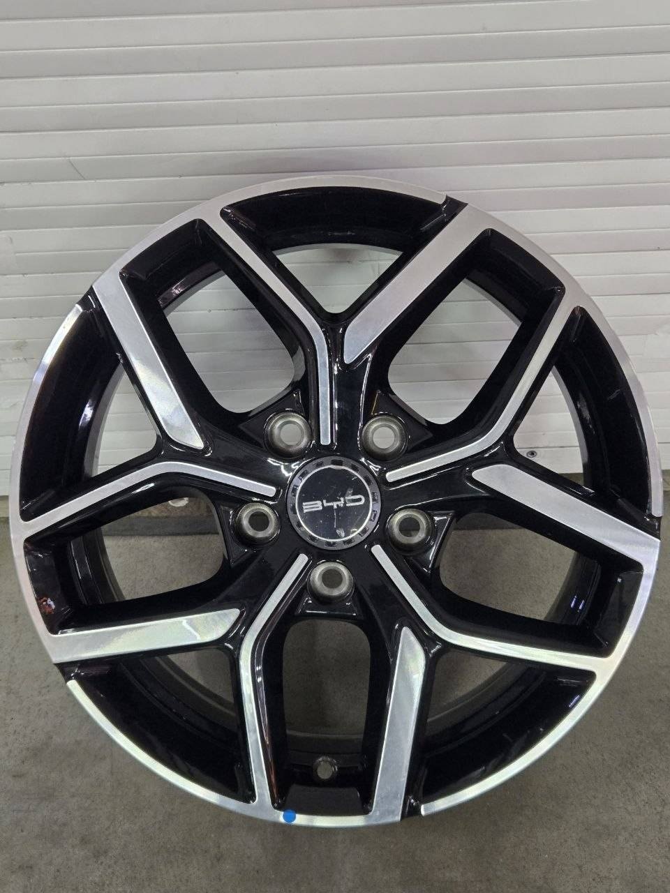 Top Grade SHF BYD 1004 6.5x17/5x120 D64 ET50 4 диска серебристый, черный