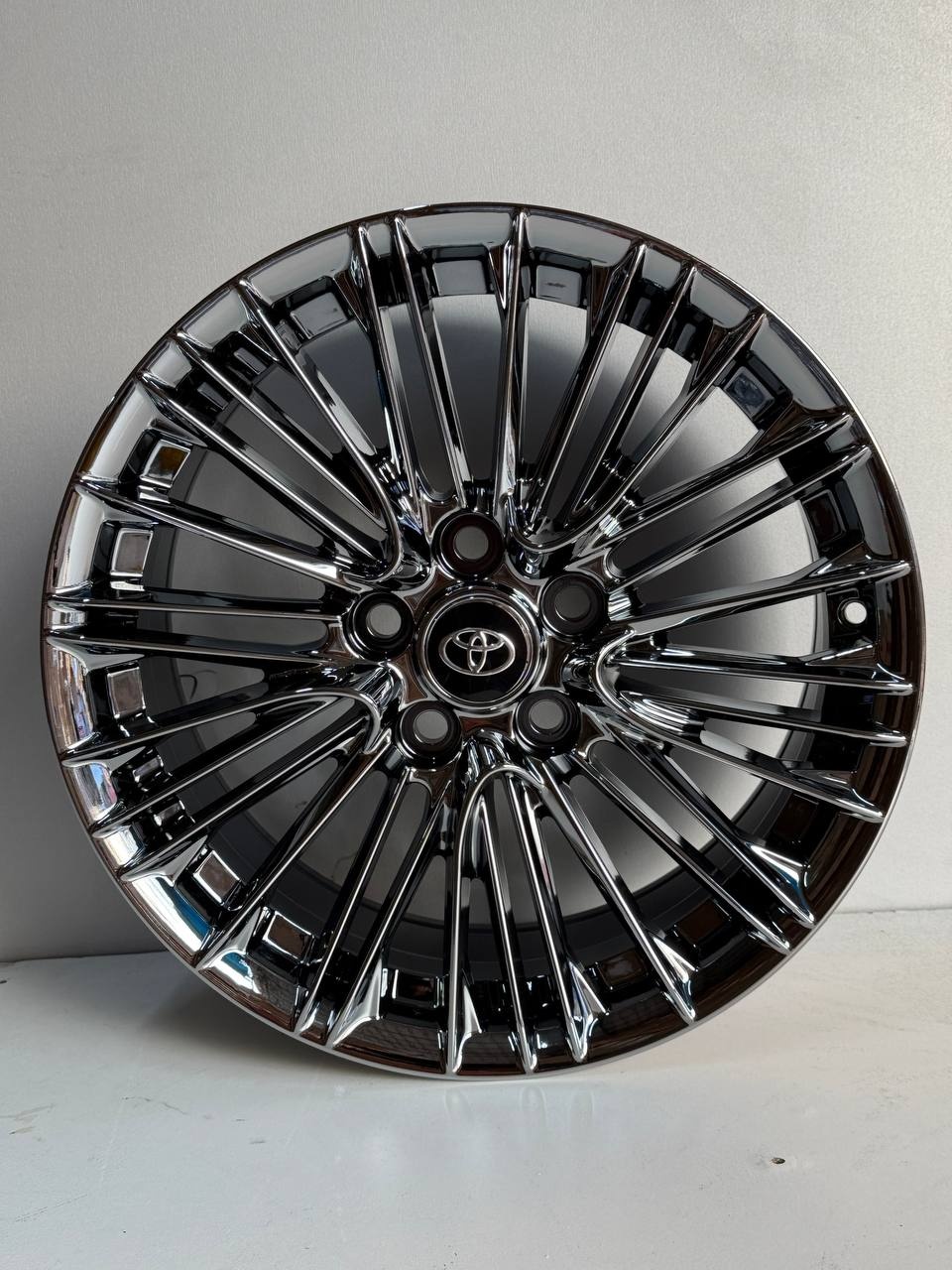 Top Grade TOYOTA/LEX FBX429-9 8x19/5x114.3 D60.1 ET40 4 диска хром