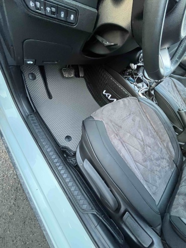 30406795_218355530 Kia Sportage 2020-2025 серый, черный