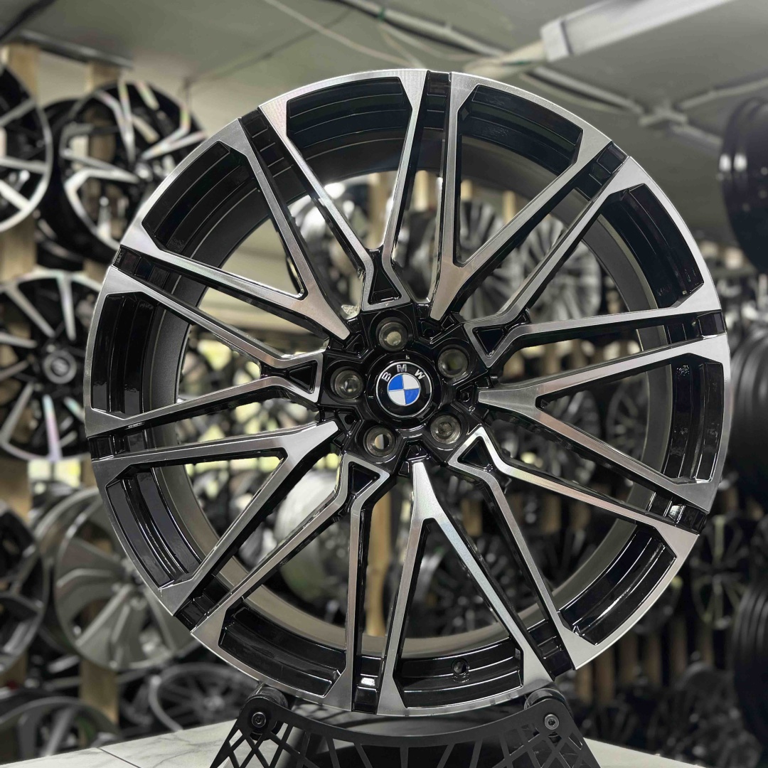 RNO H996D 9.5/10.5x22/5x112 D66.56 ET37.43 4 диска черный, серебристый