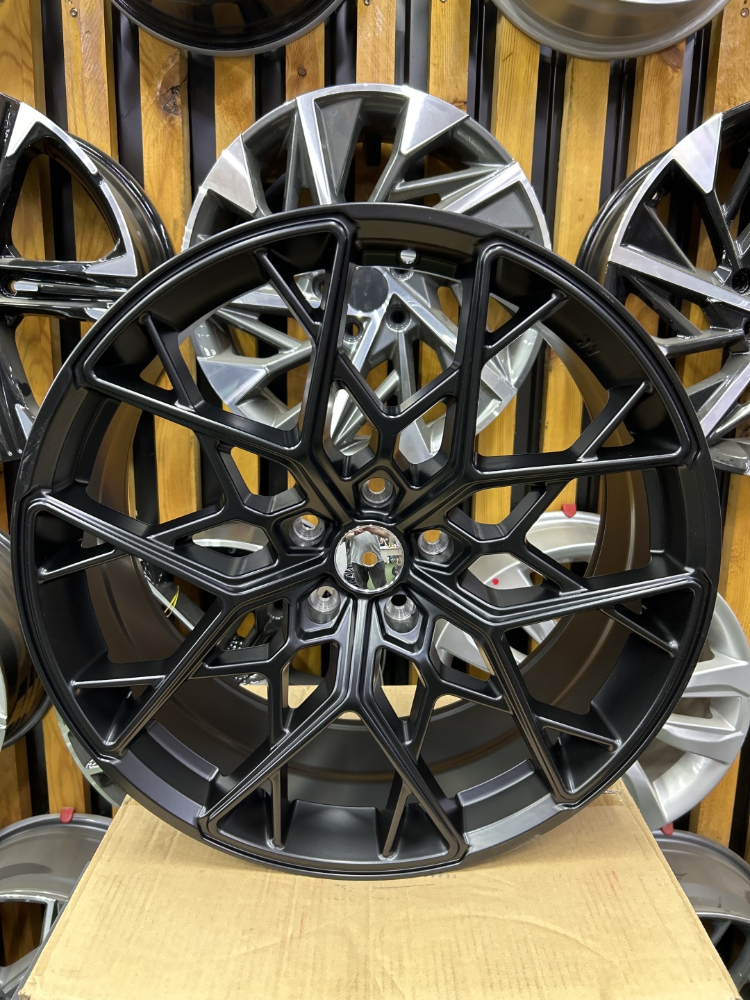 LKN Lkn67 8.5x20/5x114.3 D73.1 ET35 4 диска черный