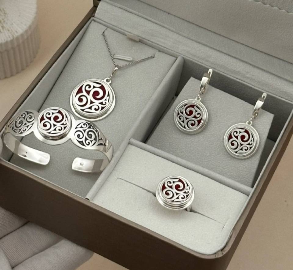 BUYS BRAND 693074551 вес 62.2 г серебро, эмаль