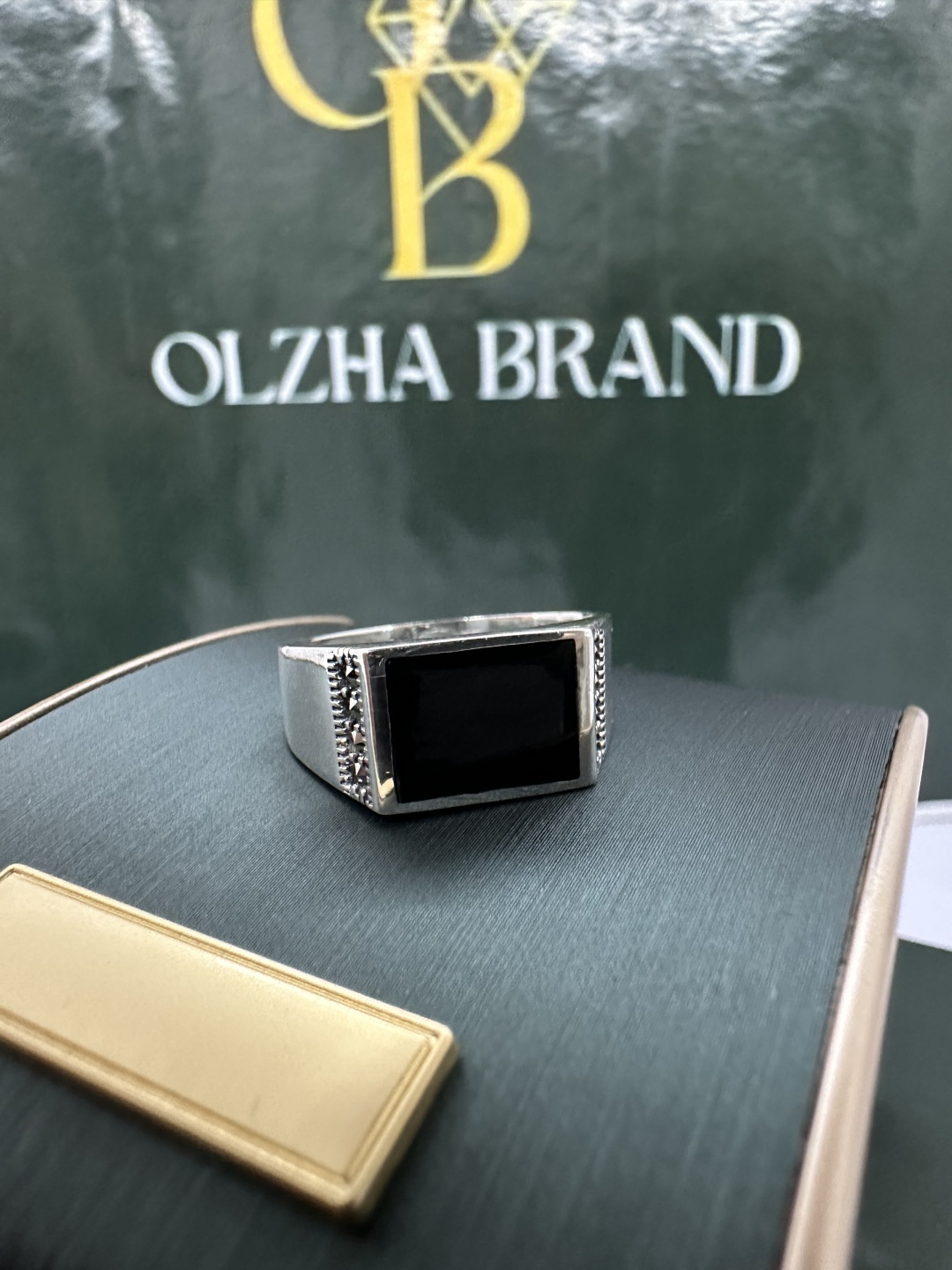 OLZHA BRAND A2 размер 20 вес 5 г серебро, агат
