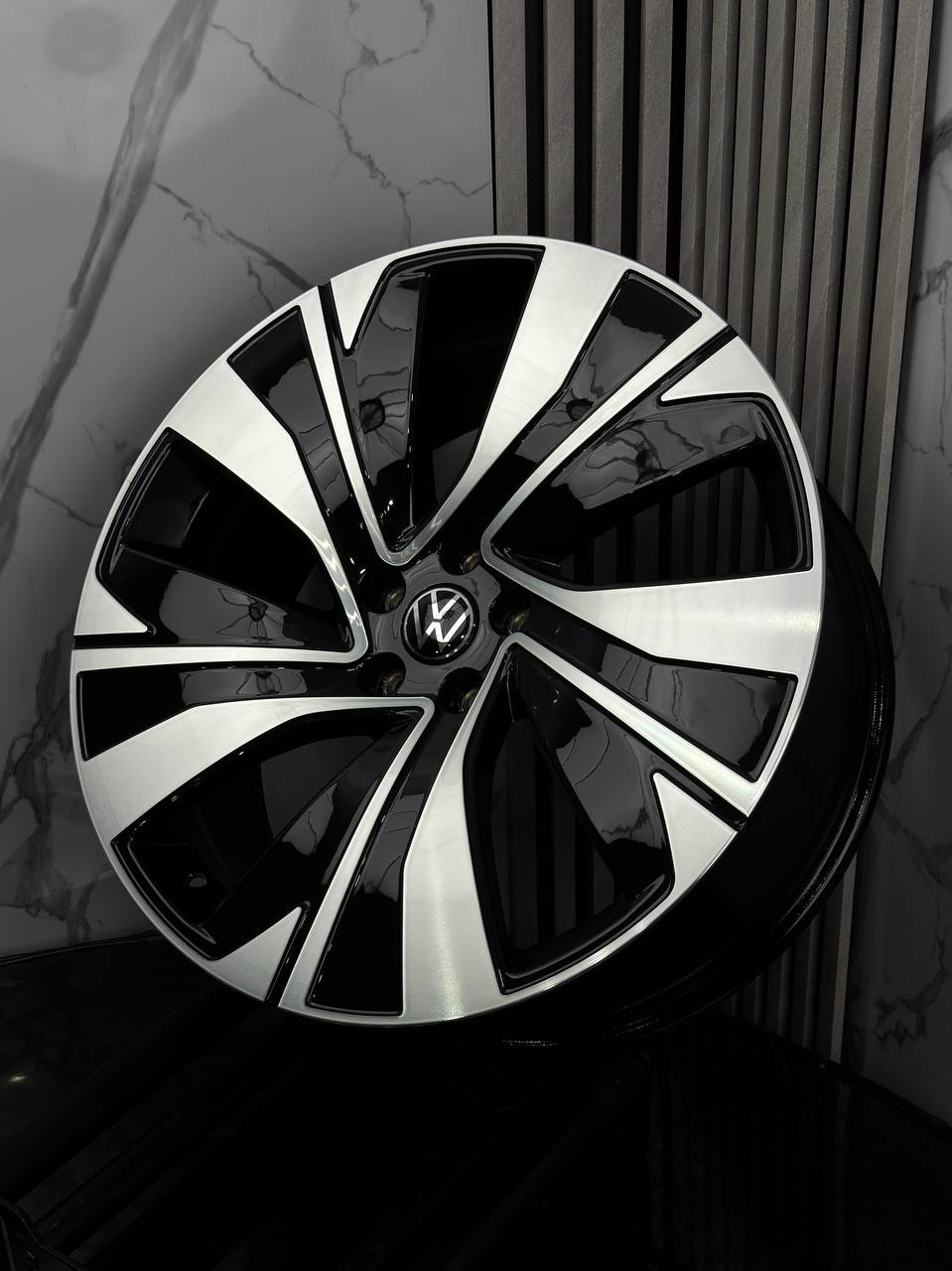 Volkswagen h3336f 9x21/5x112 D57.1 ET34 4 диска серебристый, черный