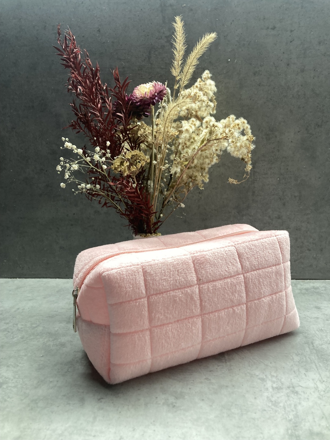 Косметичка искусственная замша розовый 10X20 см