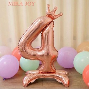 Воздушный шар MIKA JOY цифра 4 с короной на подставке для фотозоны 1 шт, розовый, золотистый
