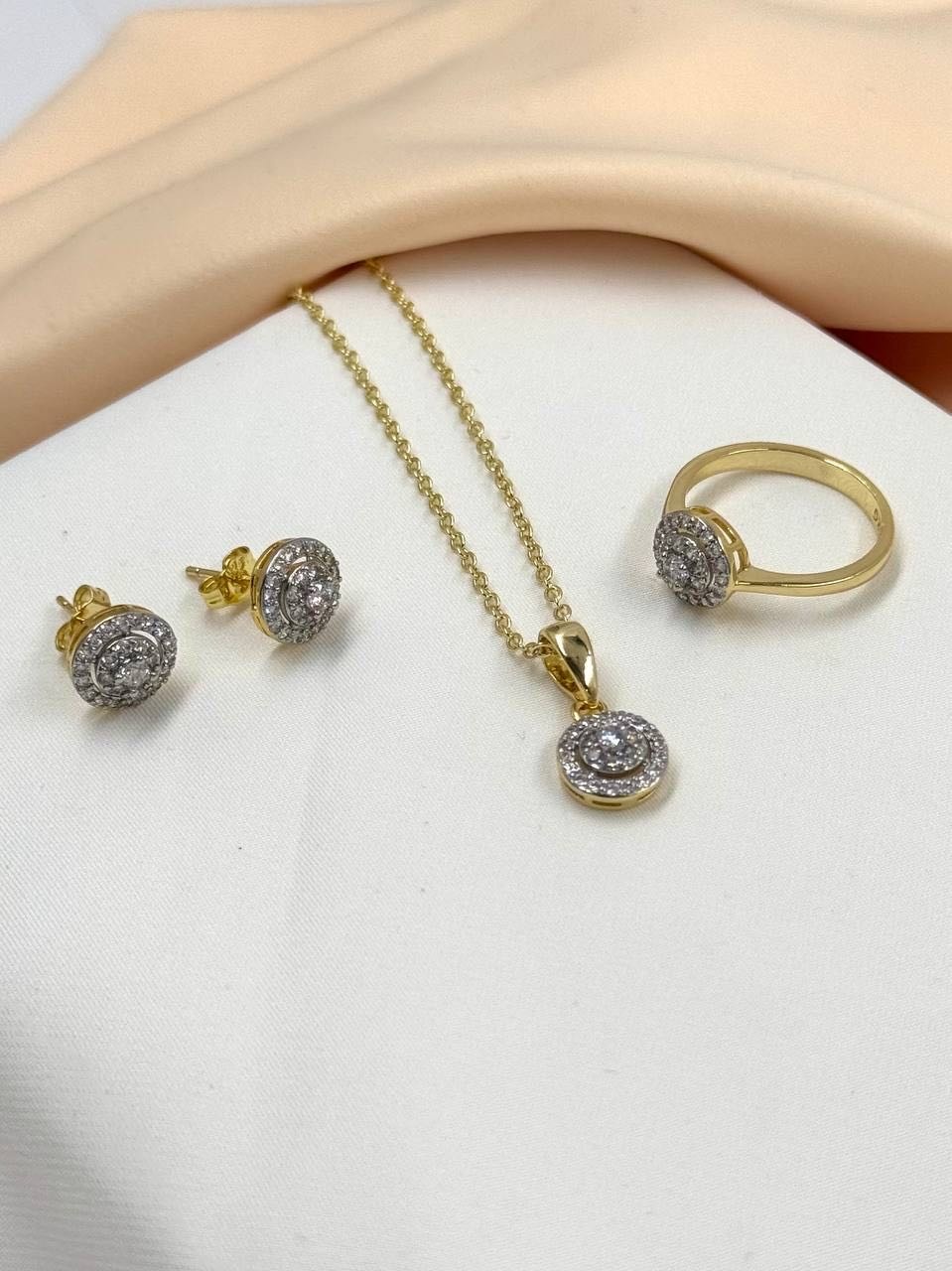 Adiya Gold бижутерный сплав, фианит