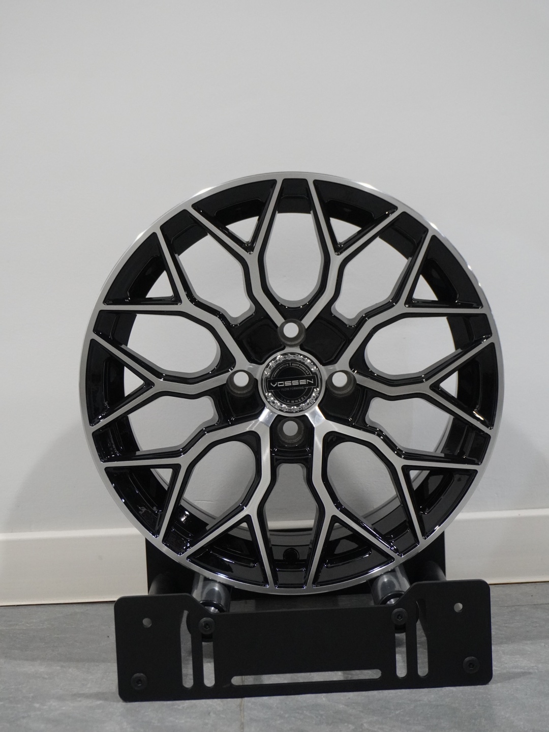 PDW VOSSEN 6.5x15/4x100 D67.1 ET35 4 диска серебристый, черный