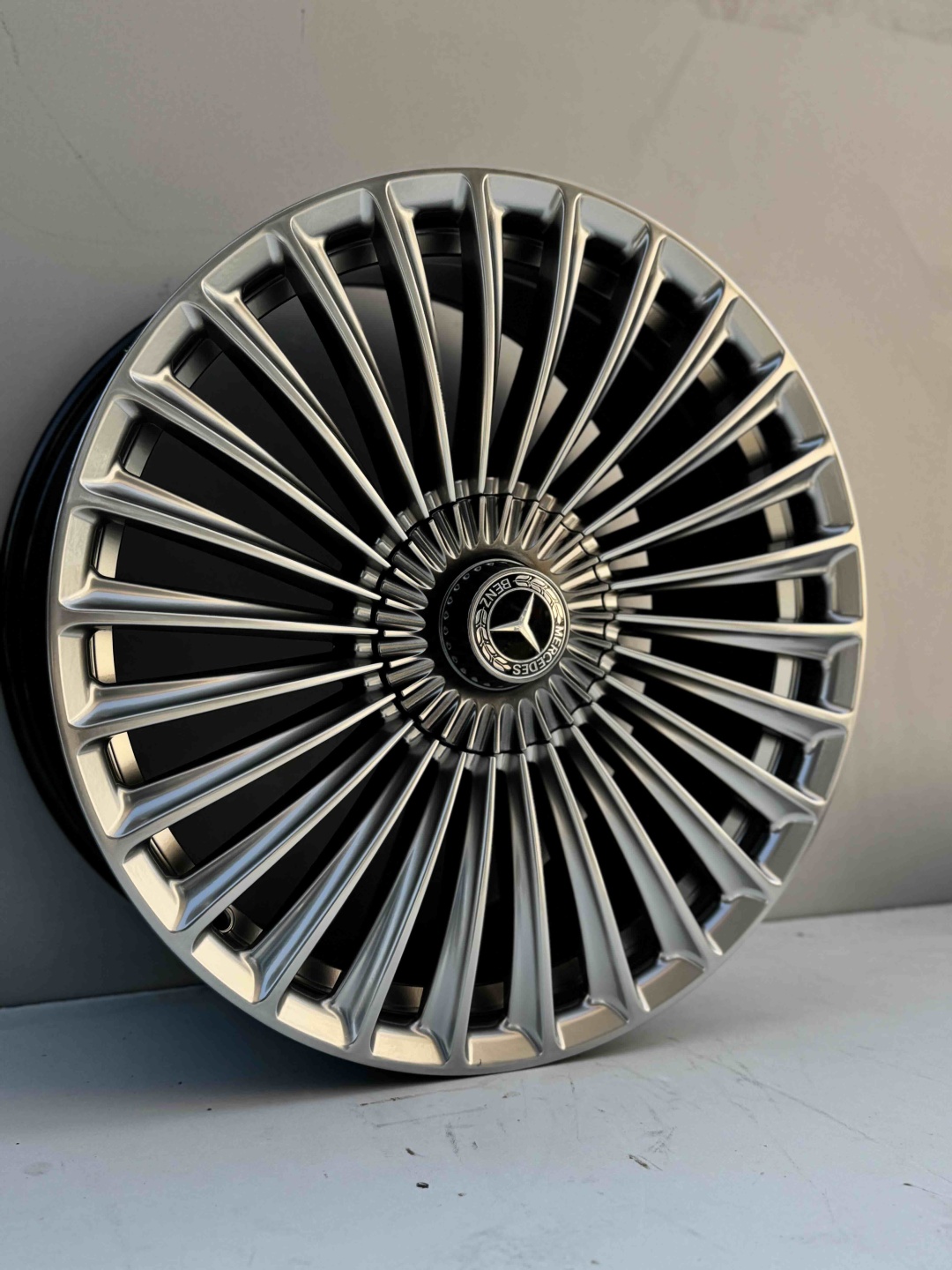 Mercedes-Benz fbx202 t/g 8.5x19/5x112 D66.6 ET40.45 4 диска графит