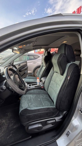 0risma Haval M6 2025 бежевый, бордовый, зеленый, коричневый
