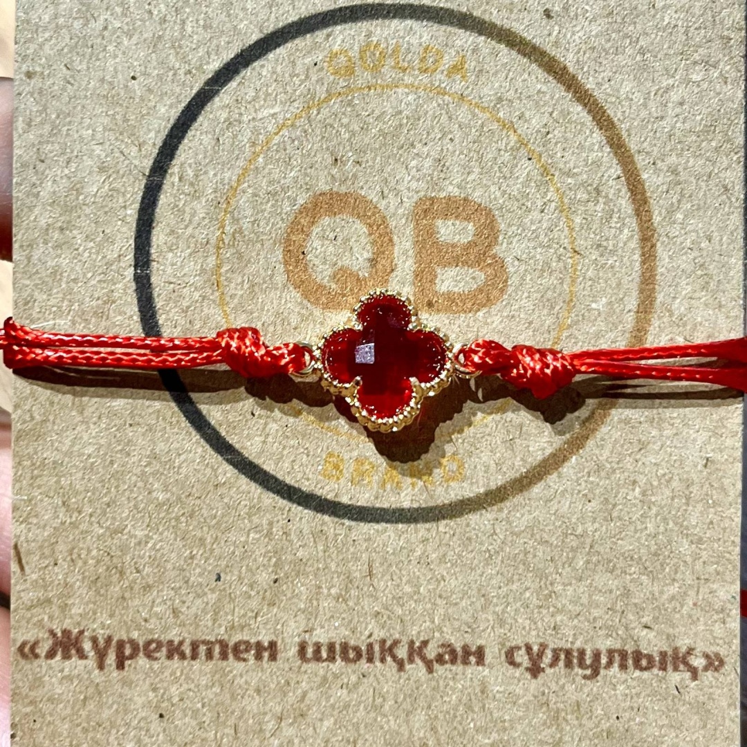 Браслет на шнурке, красный