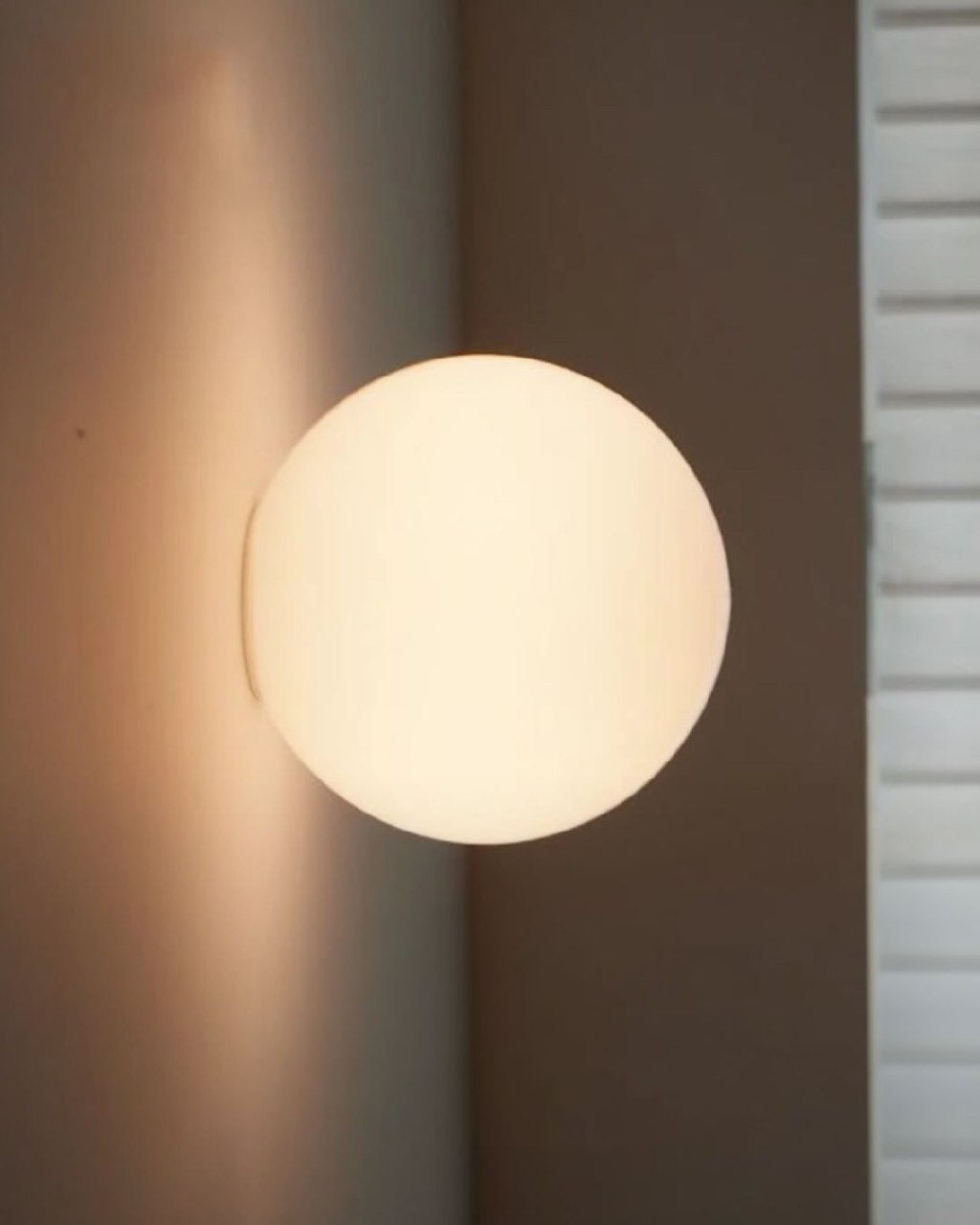 Бра настенный Venn Electro LED, белый