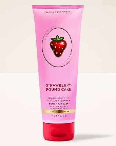 Bath & Body Works Strawberry Pound Cake крем для тела 226 г
