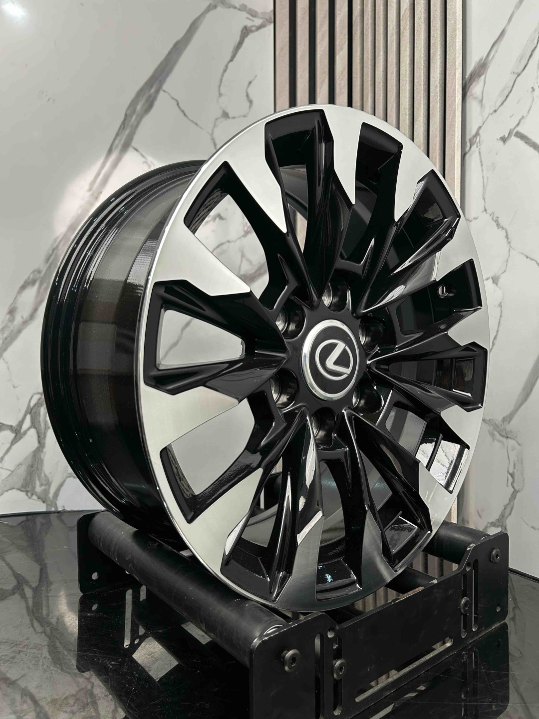 Top Grade EXPH880H 7.5x17/6x139.7 D106.1 ET25 4 диска черный, серебристый