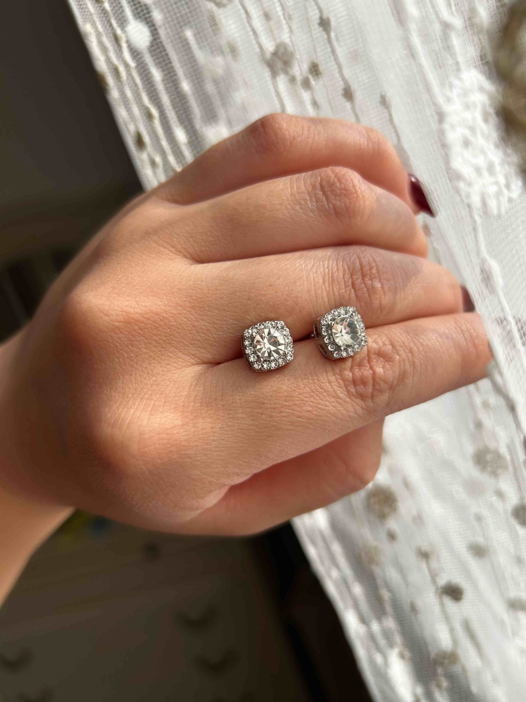 Пусеты Ipekyolu Jewellery 1 карат 1729-30/80823AY вес 2 г серебро, муассанит
