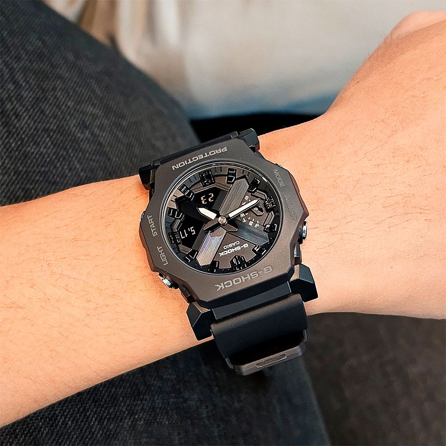 Кварцевые G-SHOCK 556al2300-1ADR пластик