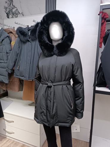 Пуховик черный