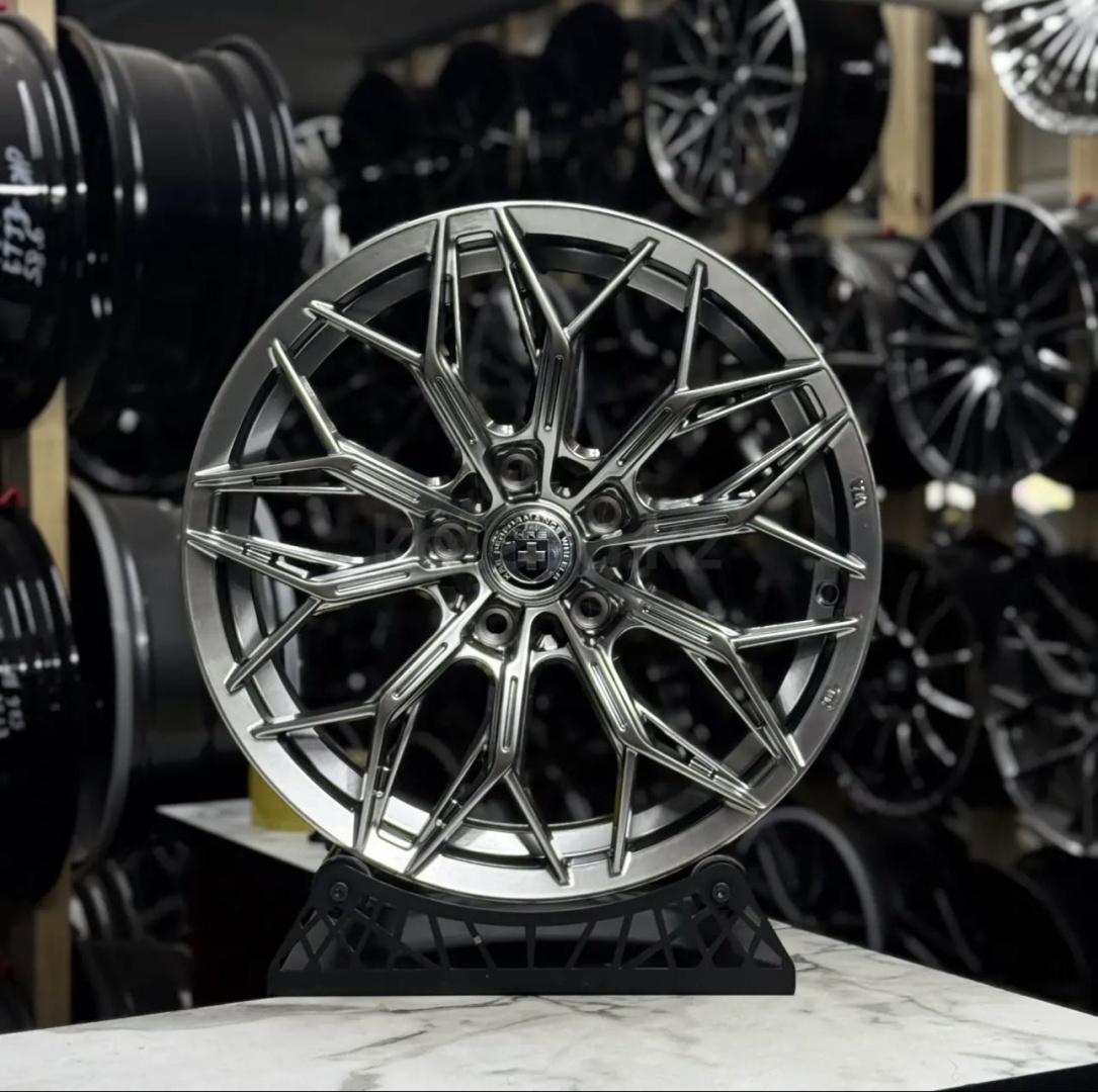 HRE 3426 7.5x17/5x114.3 D73.1 ET35 4 диска графит