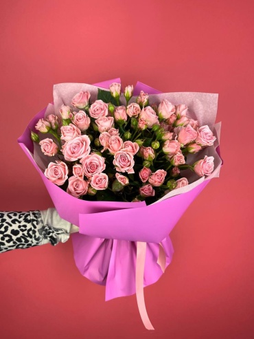FLovers моно-букет с открыткой кустовая роза 15 шт 60 см