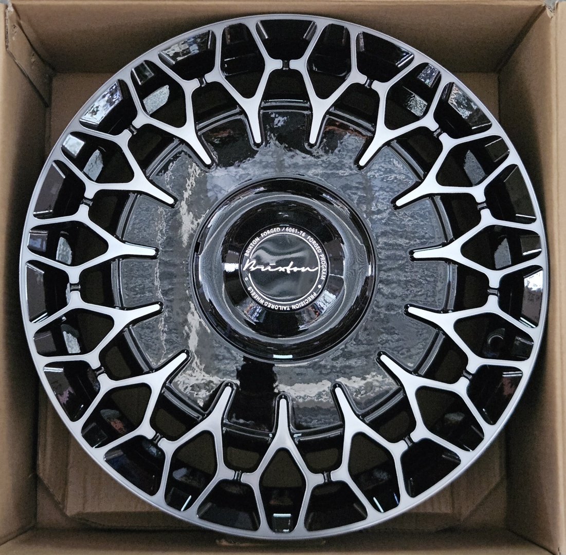 Fonyee KF54 8x17/4x100 D73.1 ET28 4 диска черный