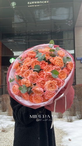 Mirera flowers моно-букет в оформлении кустовая пионовидная роза 13 шт 60 см