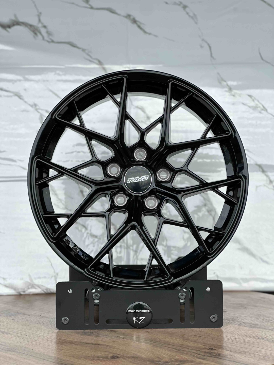 HRE HP754 7.5x17/5x114.3 D73.1 ET35 4 диска черный