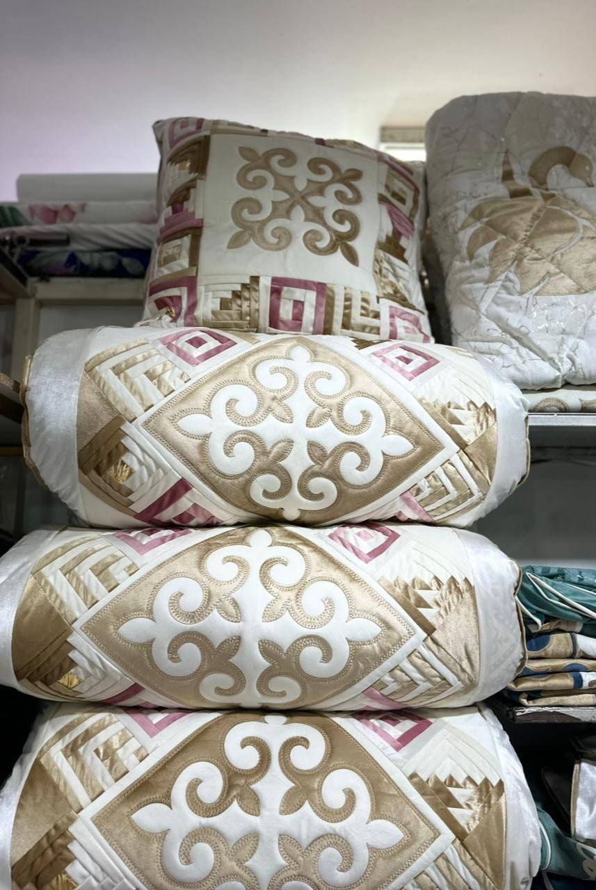 Комплект корпе с подушками 230x80 см, вата, айвори