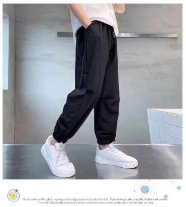 Спортивные брюки черный