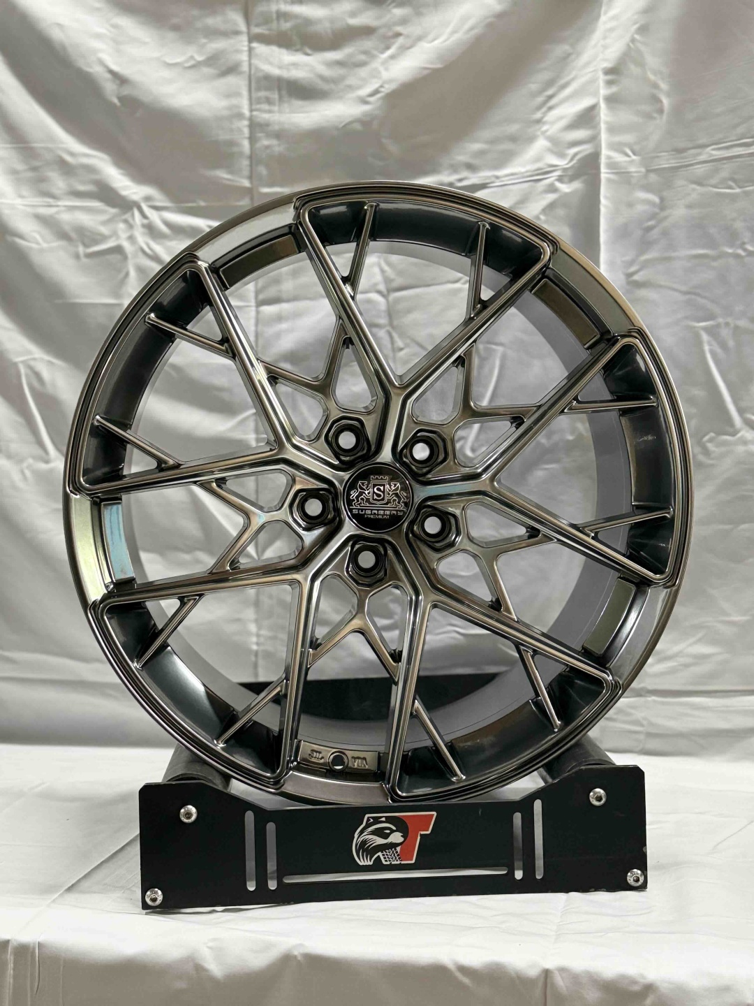 Auher YF0432 9.5x19/5x114.3 D70.2 ET40 4 диска графит