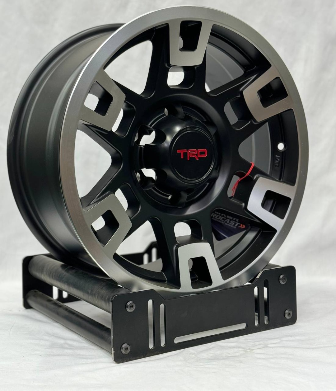 Wheels 76082 8x17/6x139.7 D106.2 ET0 4 диска черный, серебристый