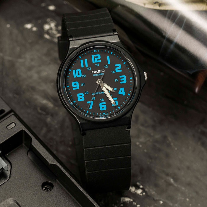 Кварцевые CASIO MQ-71-2BDF пластик