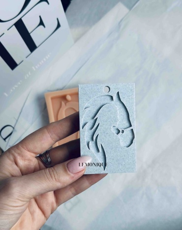 Lm mold «Девушка и конь силуэт»