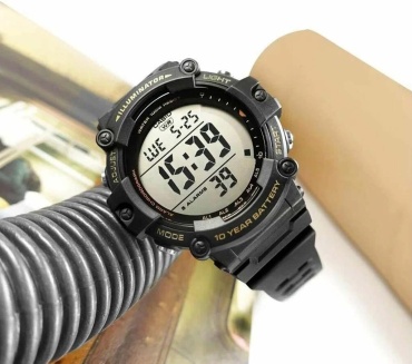 Кварцевые CASIO AE-1500WHX-1AVDF пластик