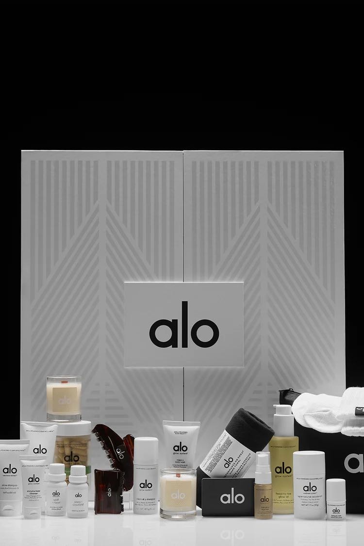 Alo 24 Days of Wellness адвент календарь для женщин