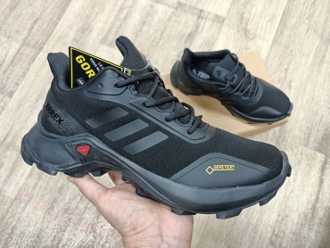 Кроссовки SPORTAKTIV Треккинговые термокроссовки Terrex Gore-tex Adidas черный