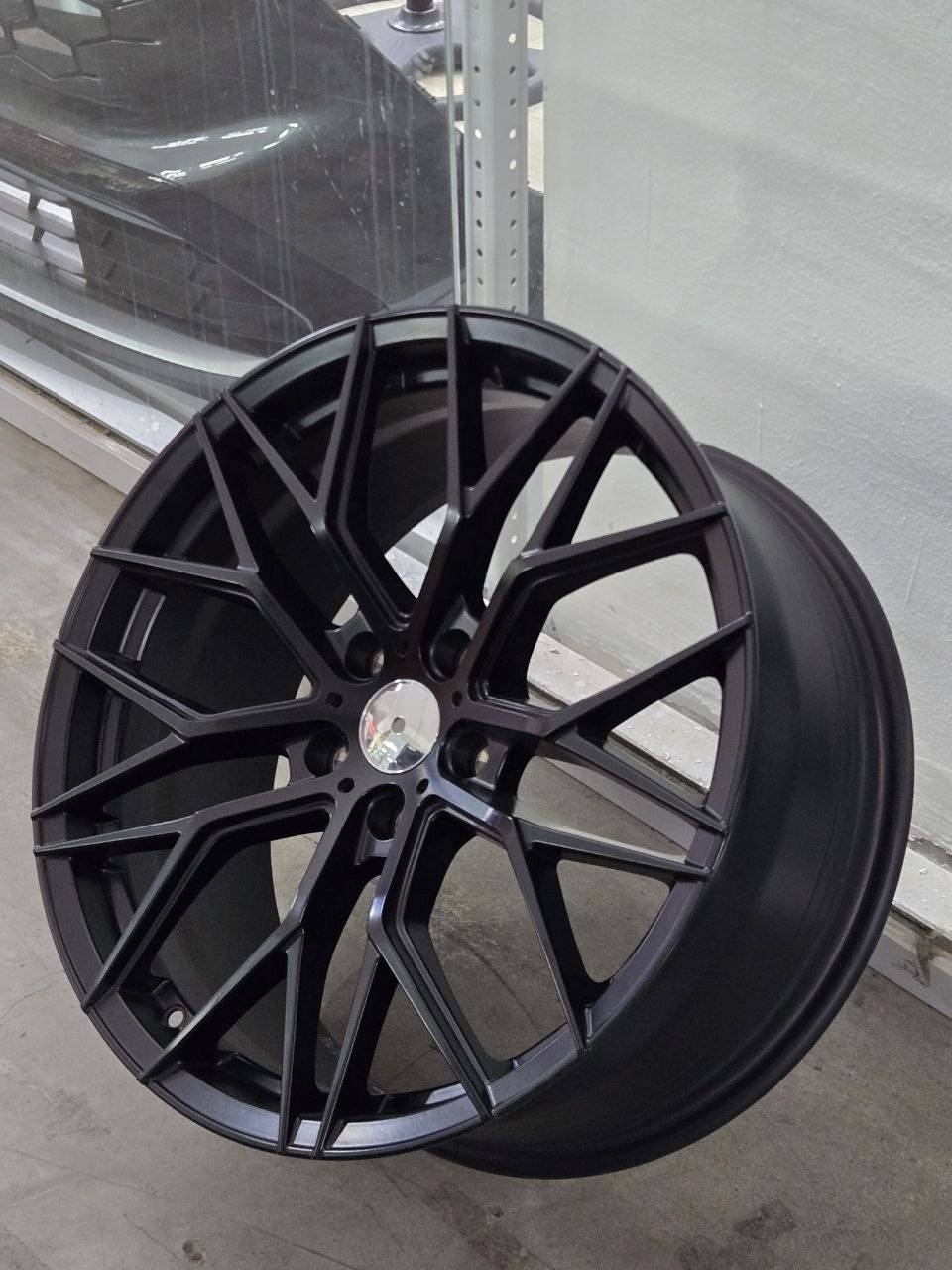 Top Grade SHF1020 8.5x19/5x114.3 D73.1 ET35 4 диска черный матовый