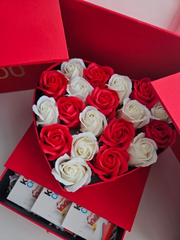 101 Rose Коробка с Уинтером и мыльными розами женский набор