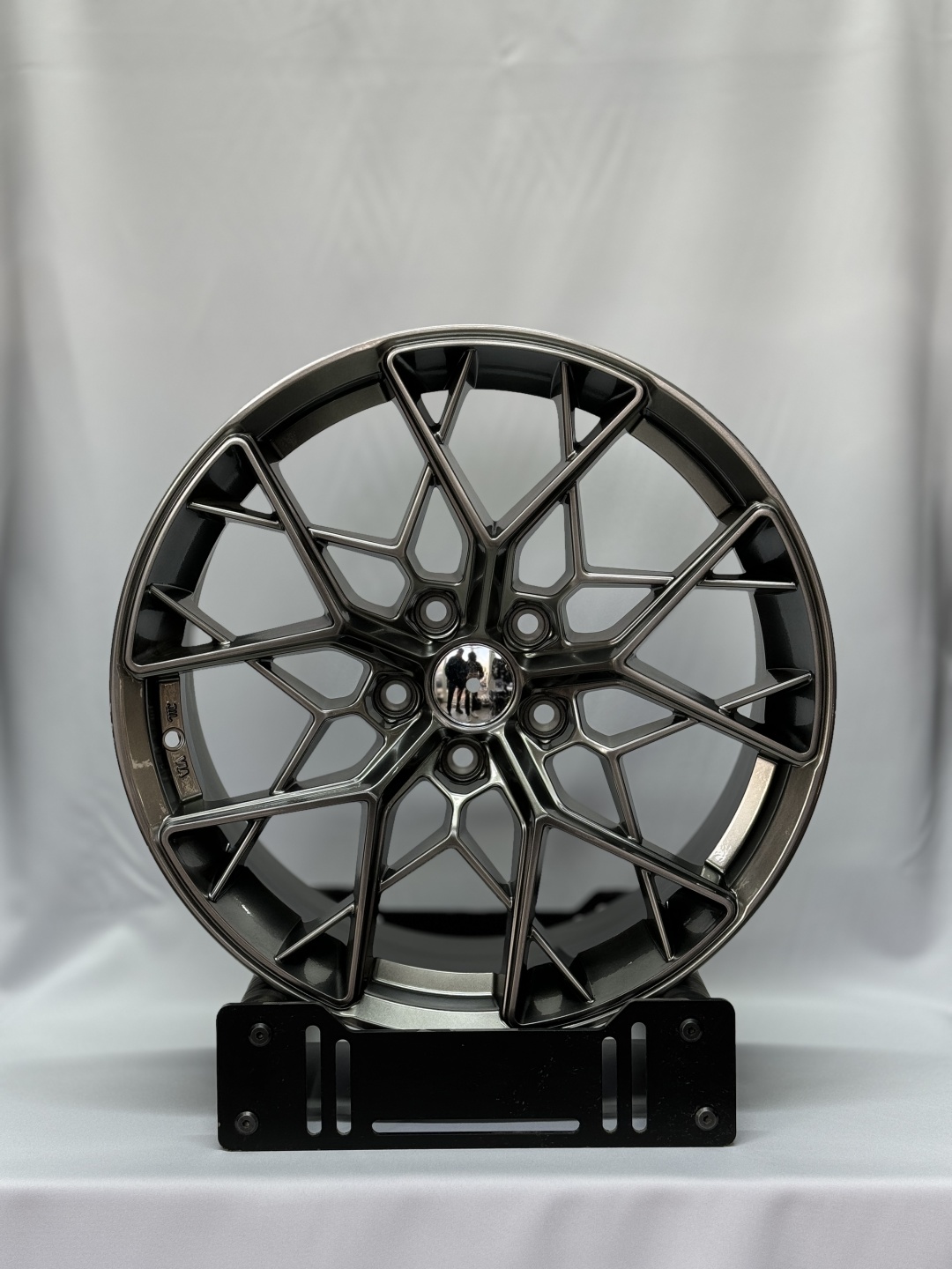Top Grade 6547 8x18/5x114.3 D73.1 ET35 4 диска графит