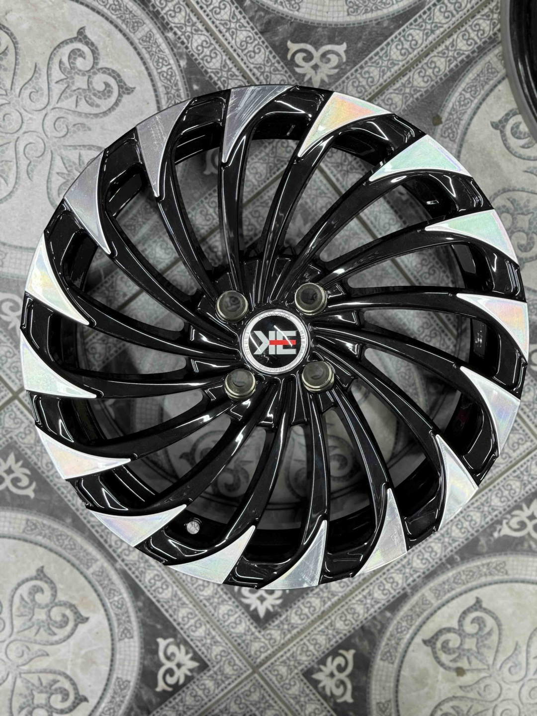 RNO 1221 7x16/4x100 D67.1 ET35 4 диска черный, серебристый