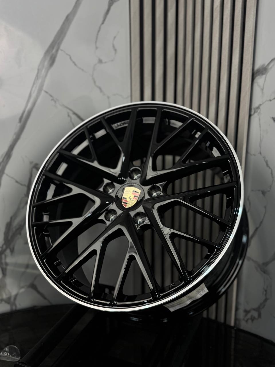 Porsche tj05003 9.5x20/5x130 D71.56 ET61 4 диска серебристый, черный