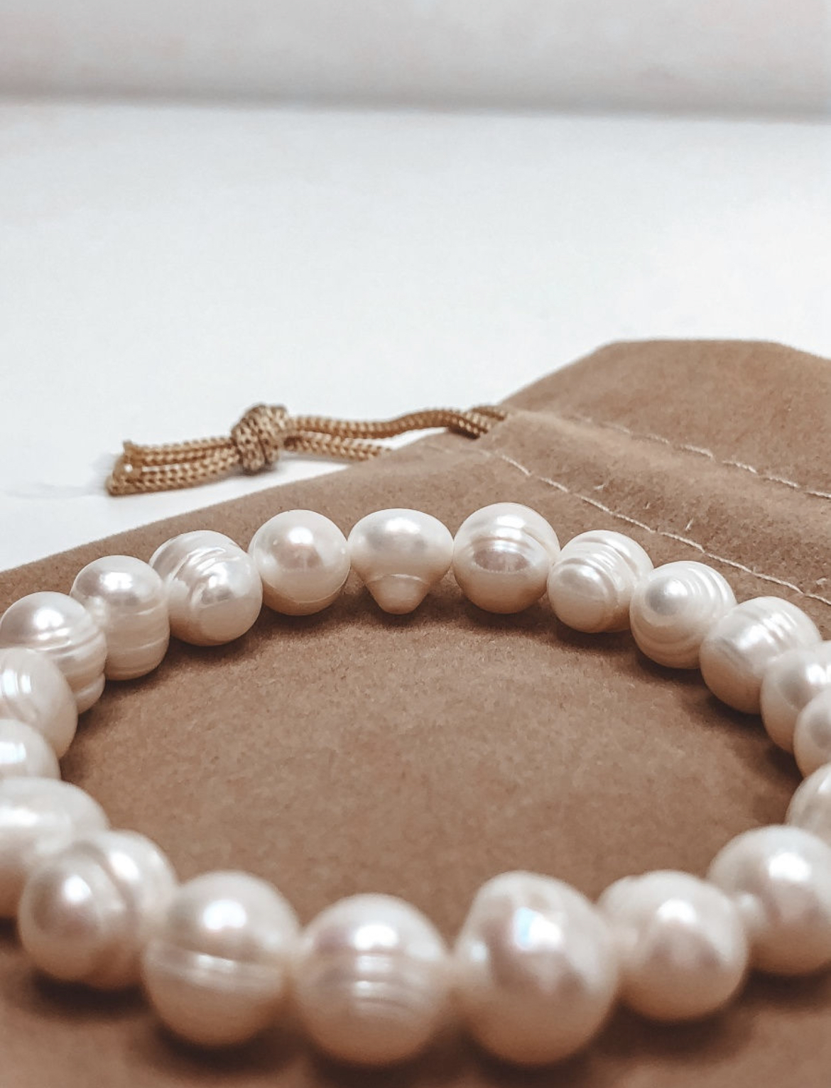 жемчужный браслет. жемчужные бусы круглые. жемчуг. см жемчуга. полубусины для рукоделия жемчуг.